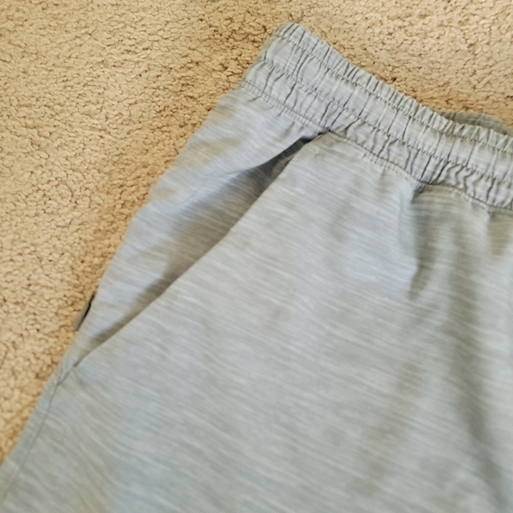 Lululemon Pace Breaker Short 9" Liner M - Picture 2 of 8